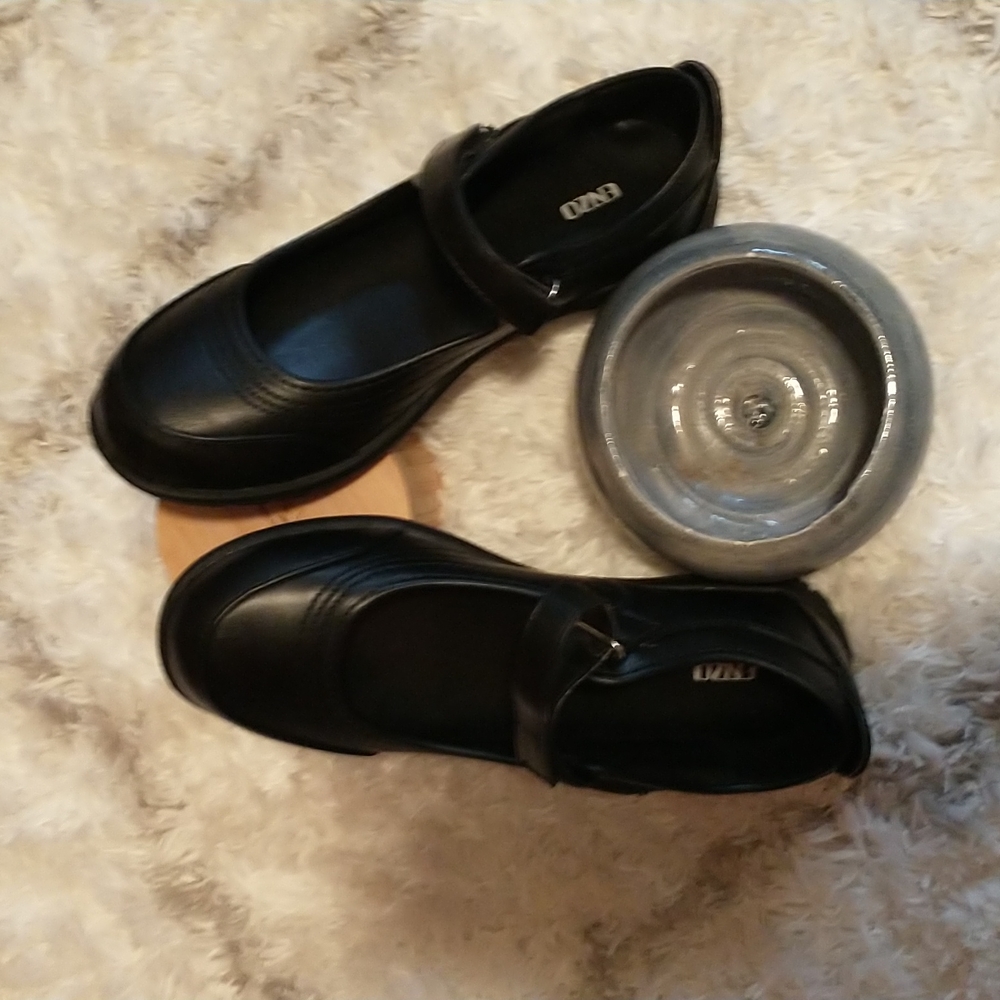 Enzo women's size 5 Maryjane shoes-New WO Box- original sticker on bottom